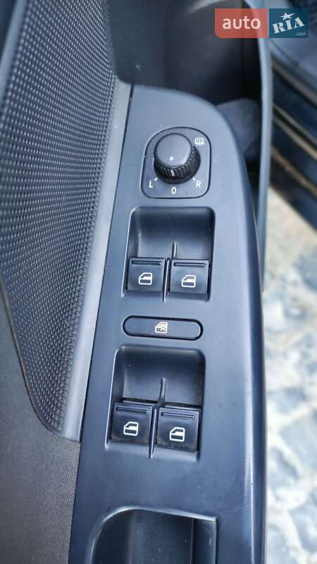 Універсал Volkswagen Golf 2012 в Вараші