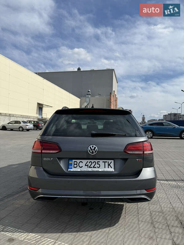 Універсал Volkswagen Golf 2018 в Львові