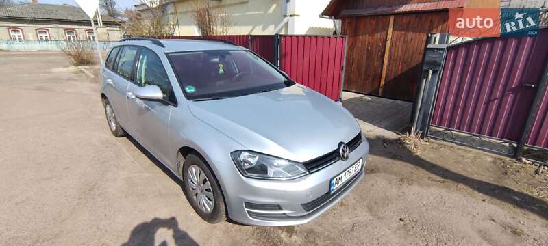 Универсал Volkswagen Golf 2015 в Овруче