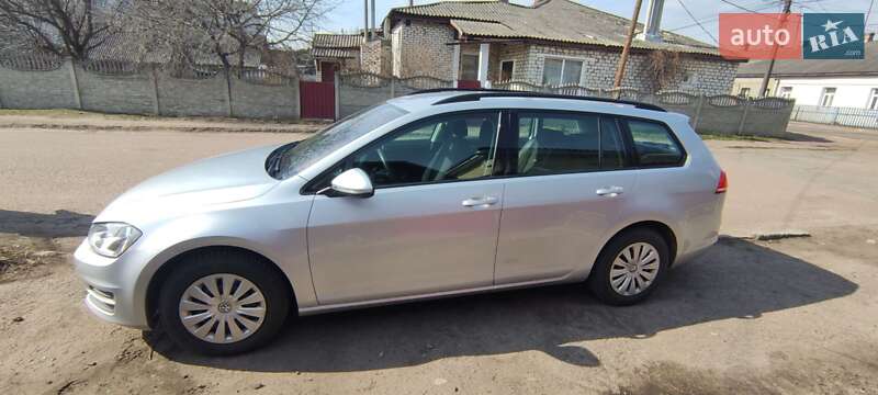Универсал Volkswagen Golf 2015 в Овруче