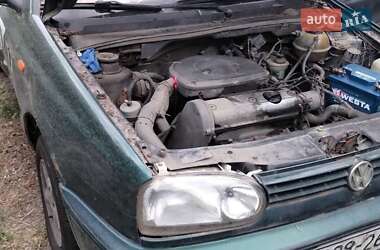 Хэтчбек Volkswagen Golf 1996 в 