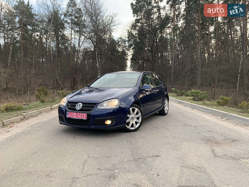 Хетчбек Volkswagen Golf 2008 в 