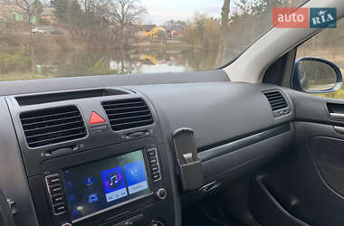 Хетчбек Volkswagen Golf 2008 в 