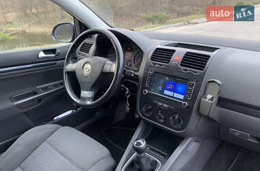 Хетчбек Volkswagen Golf 2008 в 