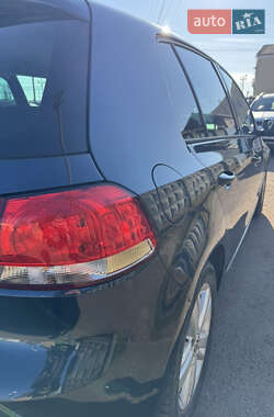 Хэтчбек Volkswagen Golf 2012 в 