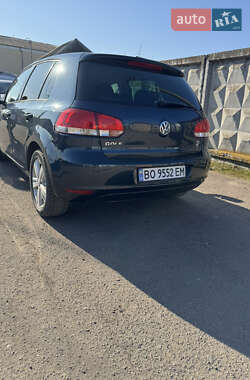 Хэтчбек Volkswagen Golf 2012 в 