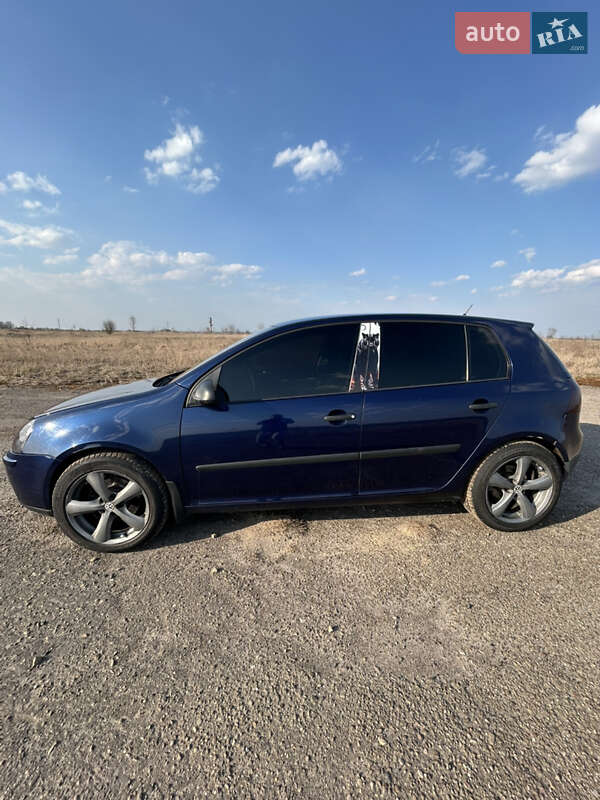 Хэтчбек Volkswagen Golf 2006 в Белзе