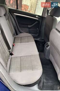 Хетчбек Volkswagen Golf 2006 в 