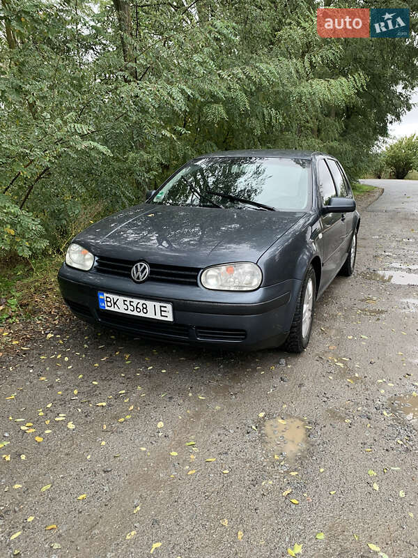 Volkswagen Golf 2003