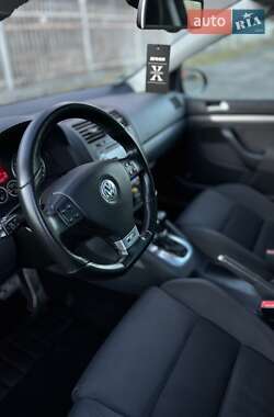 Хэтчбек Volkswagen Golf 2008 в 