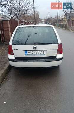 Хэтчбек Volkswagen Golf 2001 в 