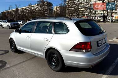 Універсал Volkswagen Golf 2010 в 