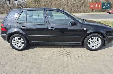 Хэтчбек Volkswagen Golf 2001 в 