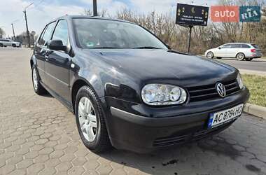 Хэтчбек Volkswagen Golf 2001 в 