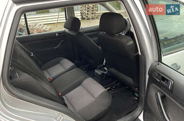 Хэтчбек Volkswagen Golf 2001 в 