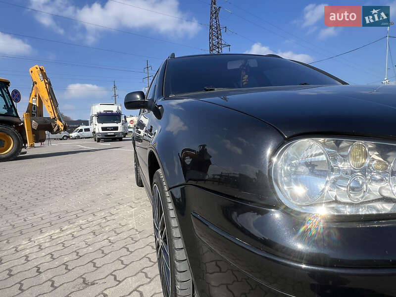 Універсал Volkswagen Golf 2003 в Львові