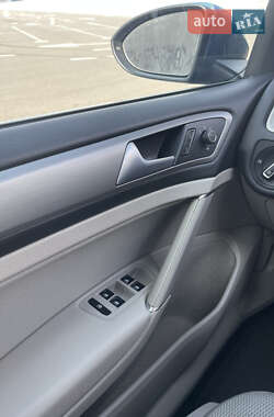 Универсал Volkswagen Golf 2015 в 