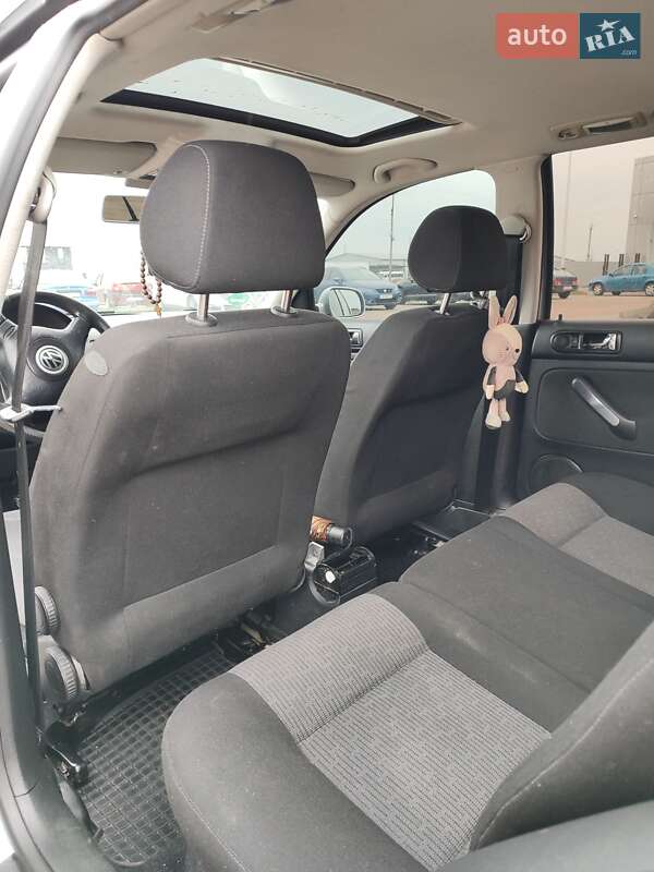 Універсал Volkswagen Golf 2003 в Хусті
