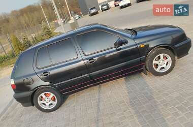 Хэтчбек Volkswagen Golf 1994 в 
