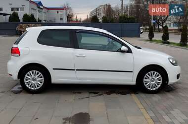 Хэтчбек Volkswagen Golf 2009 в 