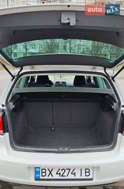 Хэтчбек Volkswagen Golf 2009 в 