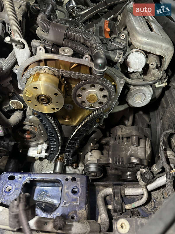 Хетчбек Volkswagen Golf 2006 в Києві