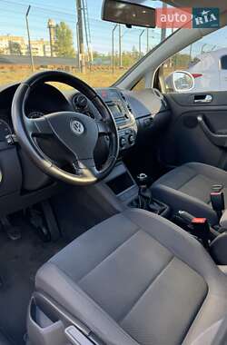 Хэтчбек Volkswagen Golf 2005 в 