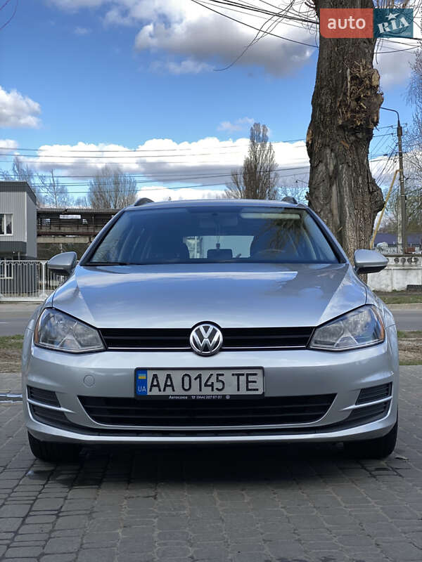 Універсал Volkswagen Golf 2015 в Києві