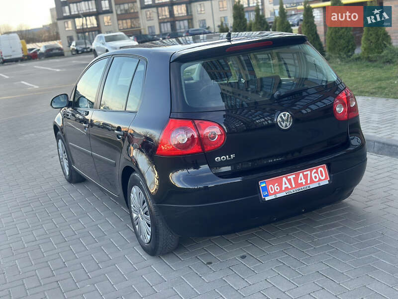 Хетчбек Volkswagen Golf 2008 в Житомирі