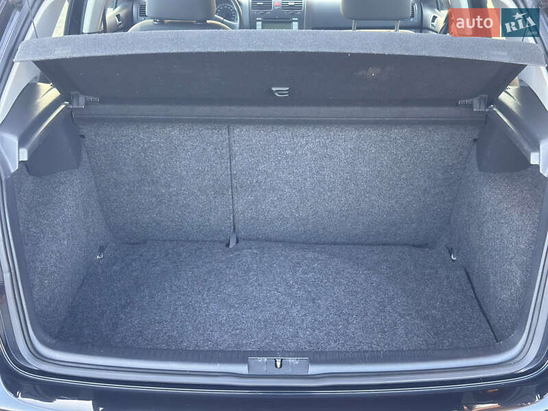 Хетчбек Volkswagen Golf 2008 в Житомирі