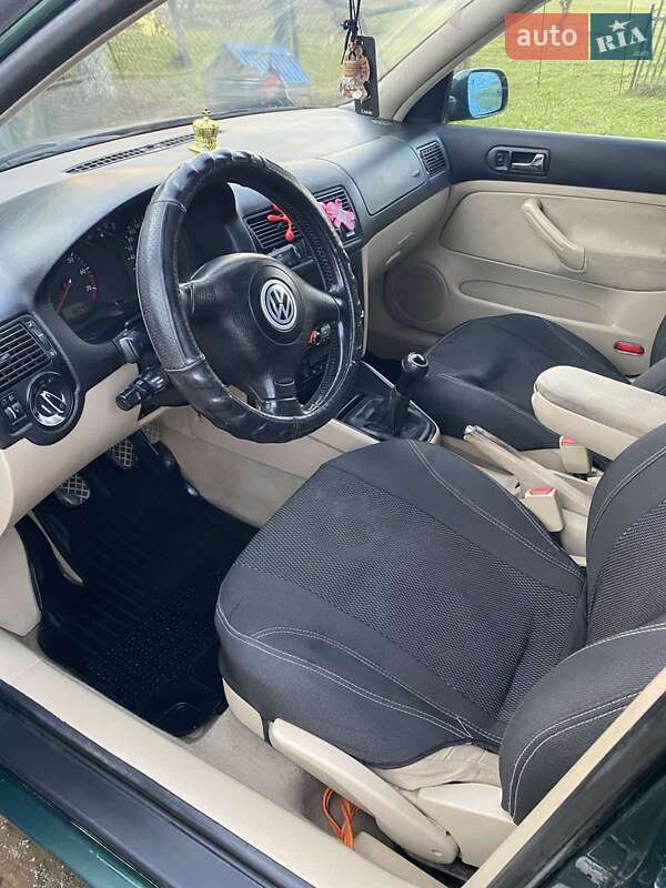 Хэтчбек Volkswagen Golf 1998 в Хусте