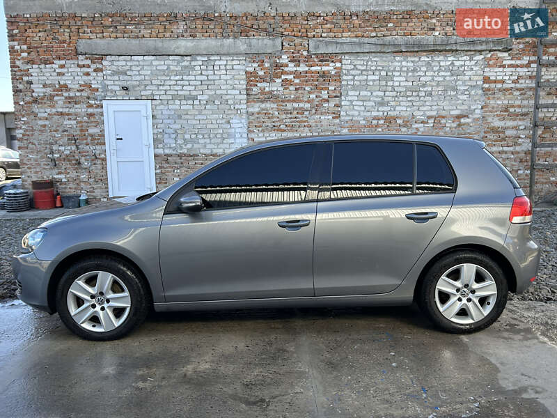 Хетчбек Volkswagen Golf 2009 в Луцьку