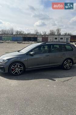 Универсал Volkswagen Golf 2017 в Днепре