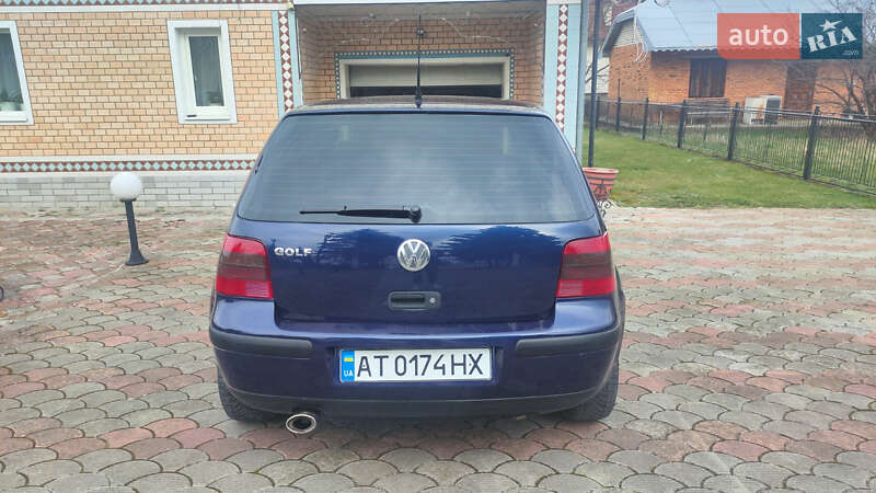 Хетчбек Volkswagen Golf 2001 в Перегінське