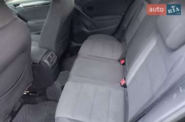 Хетчбек Volkswagen Golf 2009 в 