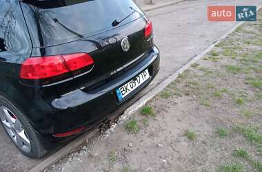 Хетчбек Volkswagen Golf 2009 в 