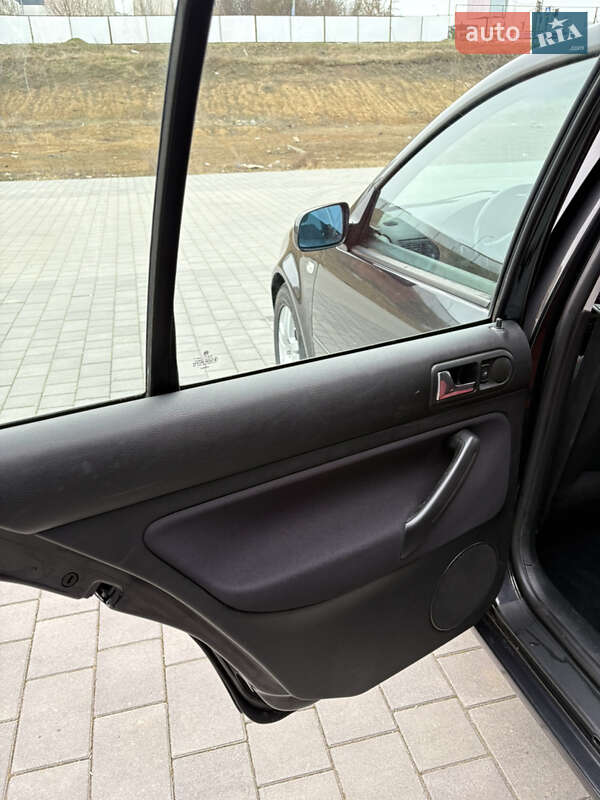 Хэтчбек Volkswagen Golf 2000 в Хмельницком