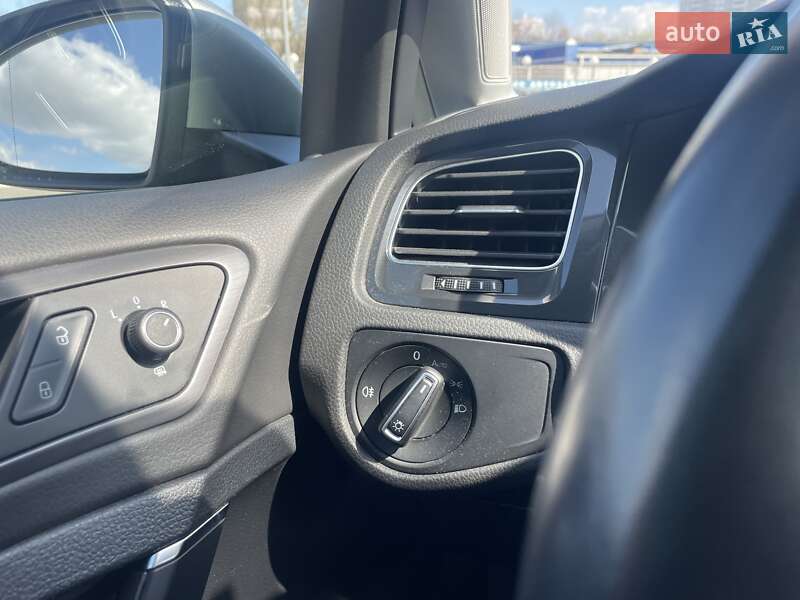 Универсал Volkswagen Golf 2018 в Киеве