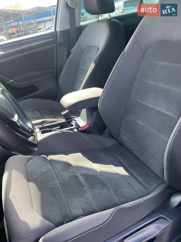 Универсал Volkswagen Golf 2018 в Киеве