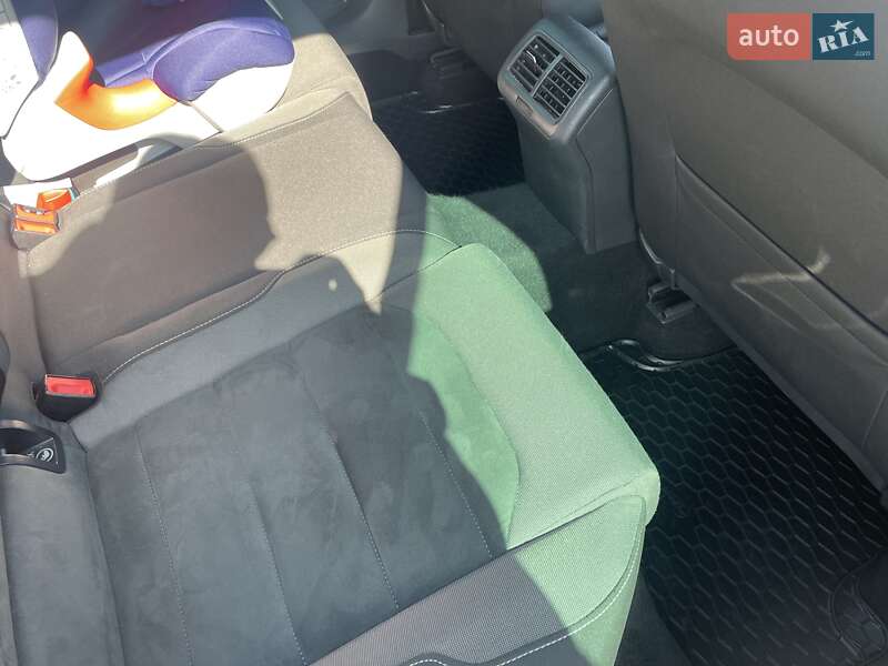 Универсал Volkswagen Golf 2018 в Киеве