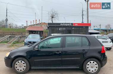 Хэтчбек Volkswagen Golf 2006 в 