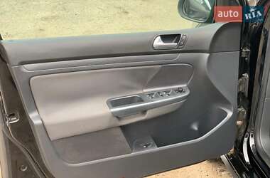 Хэтчбек Volkswagen Golf 2006 в 