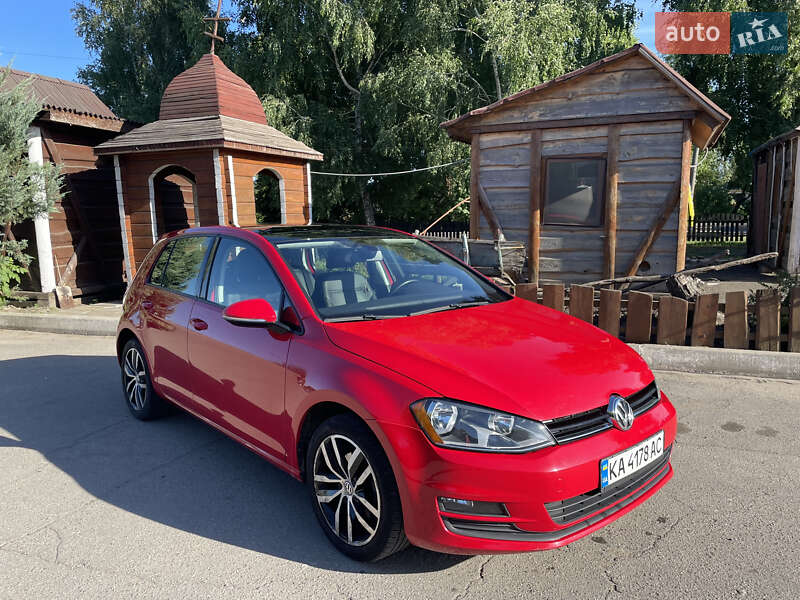 Хэтчбек Volkswagen Golf 2017 в 