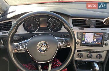 Хэтчбек Volkswagen Golf 2017 в 