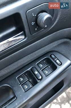 Хэтчбек Volkswagen Golf 2002 в 