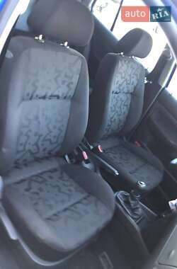 Хэтчбек Volkswagen Golf 1999 в 