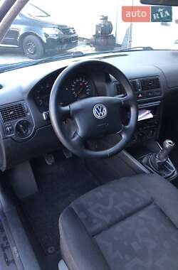 Хэтчбек Volkswagen Golf 1999 в 