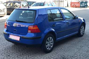 Хэтчбек Volkswagen Golf 1999 в 