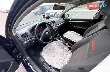 Хэтчбек Volkswagen Golf 2006 в 