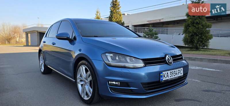 Хэтчбек Volkswagen Golf 2013 в Киеве